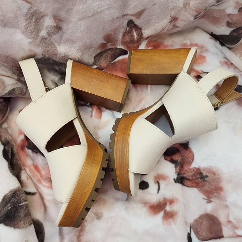 Chunky Heel Sandals Cream 7.5